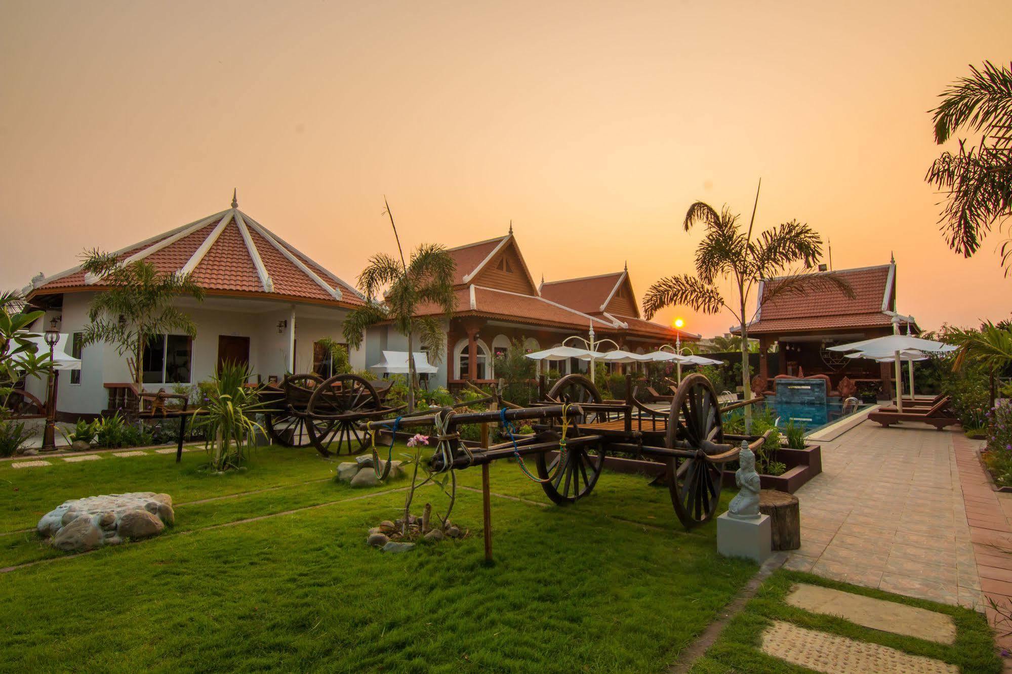 Ravorn Villa Boutique Battambang Exterior foto